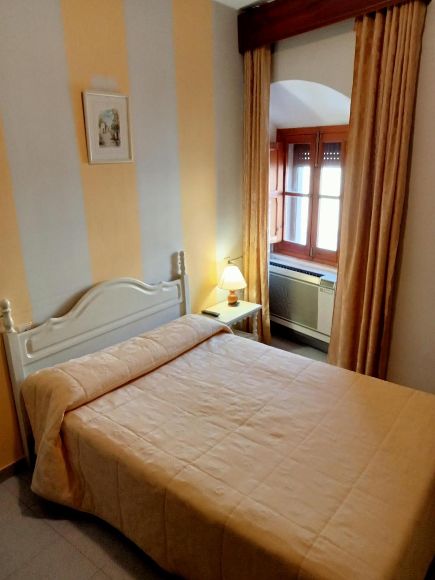 Hostal Трухільйо Екстер'єр фото
