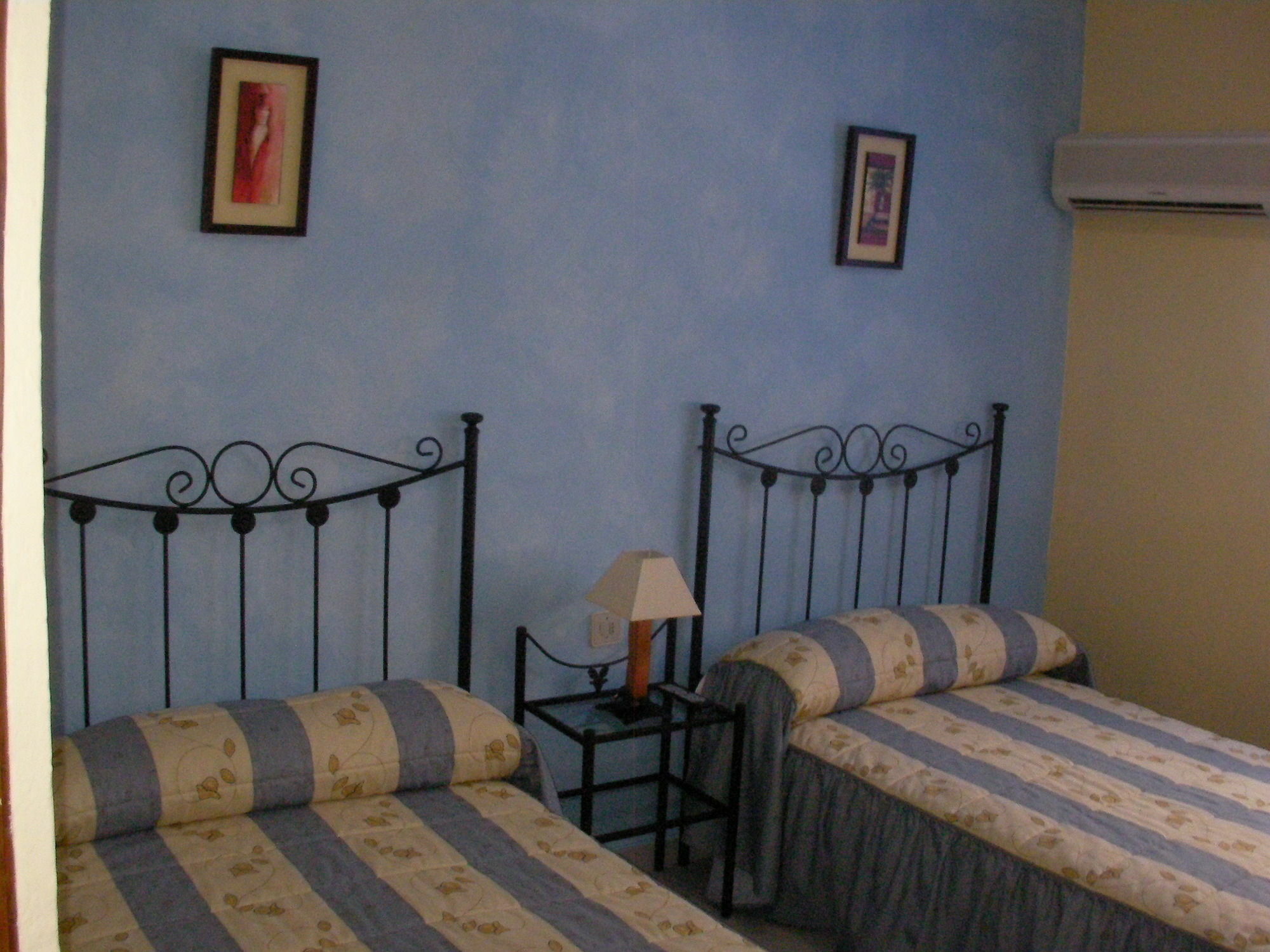 Hostal Трухільйо Екстер'єр фото